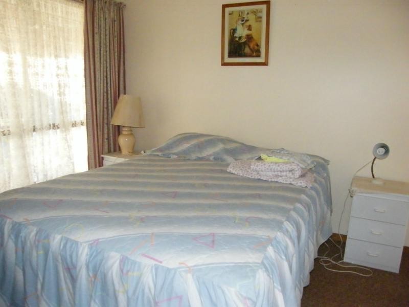 18 White Court, Eagle Point VIC 3878