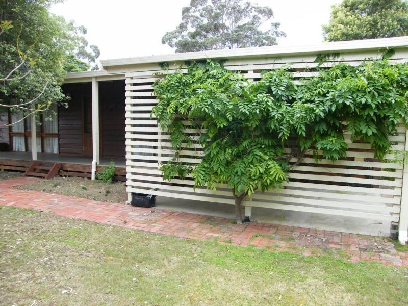 24 First Parade, Raymond Island VIC 3880