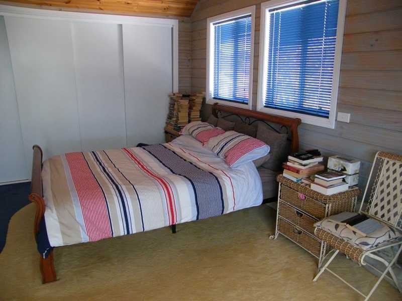 36 Fourth Parade, Raymond Island VIC 3880