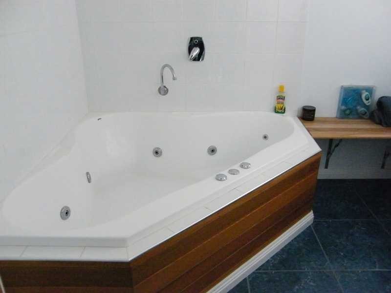 36 Fourth Parade, Raymond Island VIC 3880