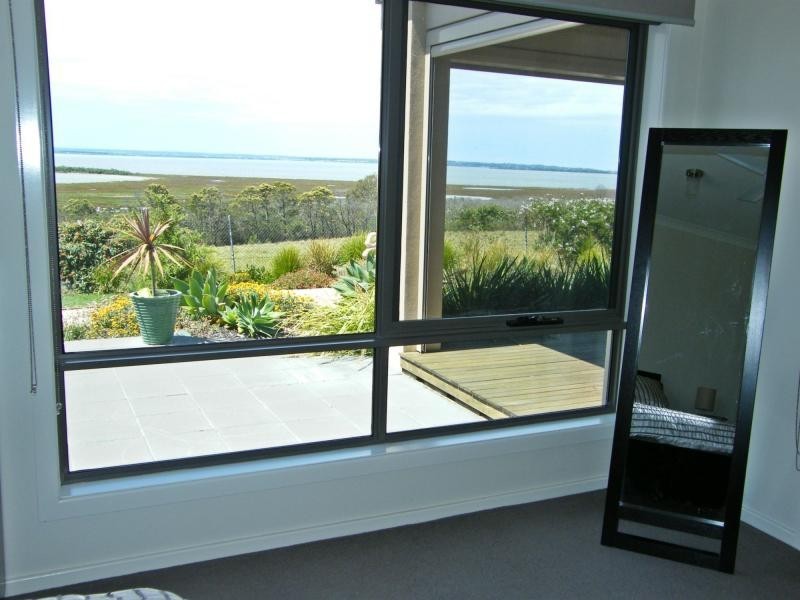 28 Eagle Bay Terrace, Eagle Bay Village, Paynesville VIC 3880