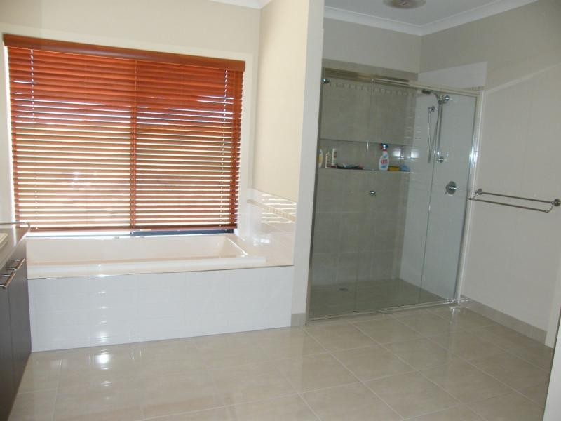 16 Maclure Drive, Bairnsdale VIC 3875