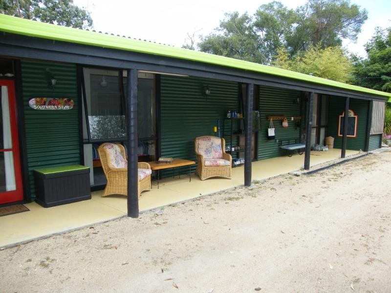 3 Sixth Avenue, Raymond Island VIC 3880