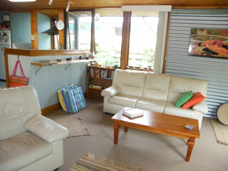 3 Sixth Avenue, Raymond Island VIC 3880
