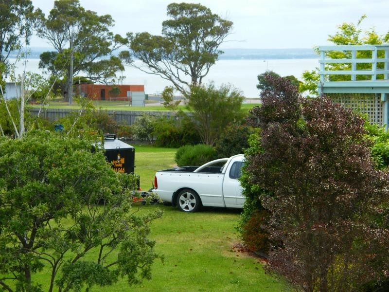 4 Tanjil Avenue, Paynesville VIC 3880