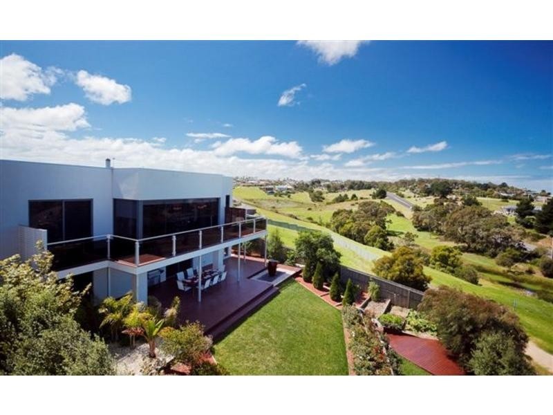 53 Sea Lakes Close, Lakes Entrance VIC 3909