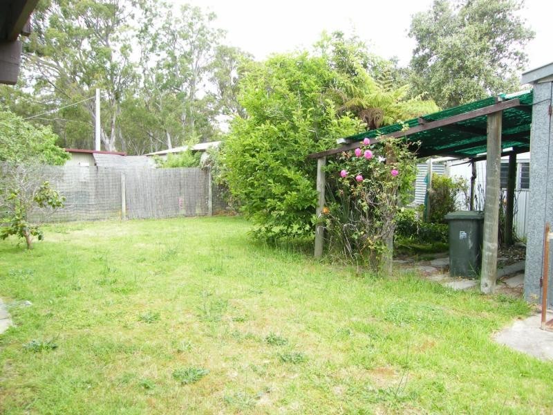21 Seventh Parade, Raymond Island VIC 3880