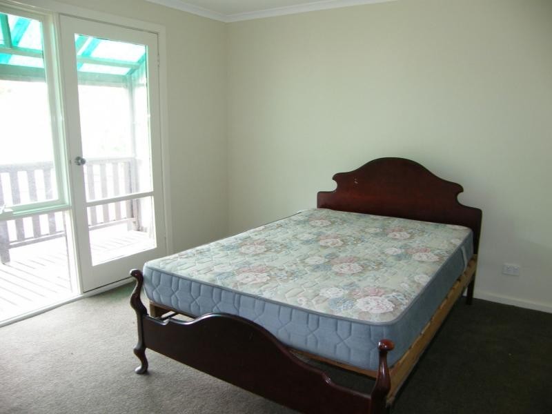 21 Seventh Parade, Raymond Island VIC 3880