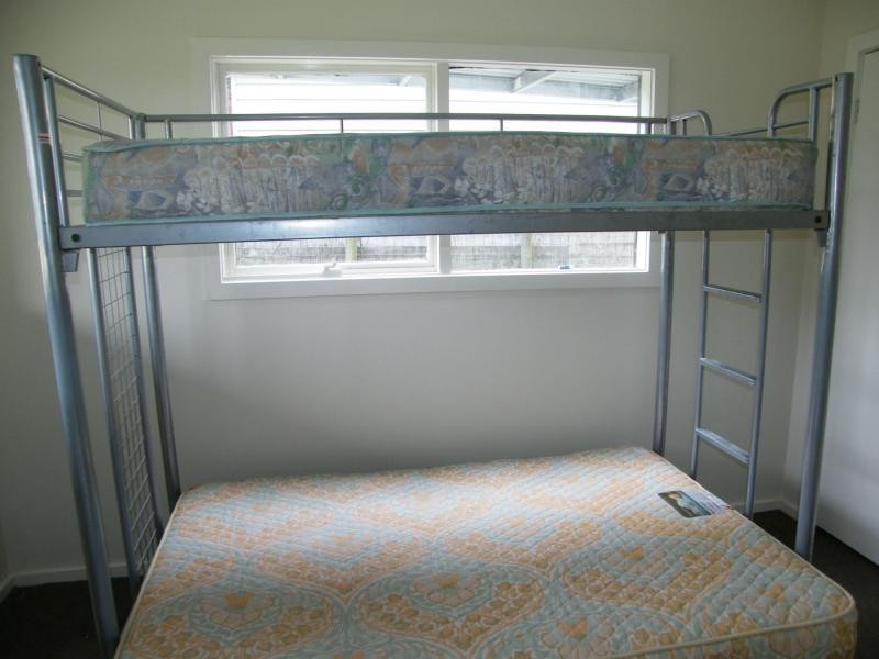 21 Seventh Parade, Raymond Island VIC 3880