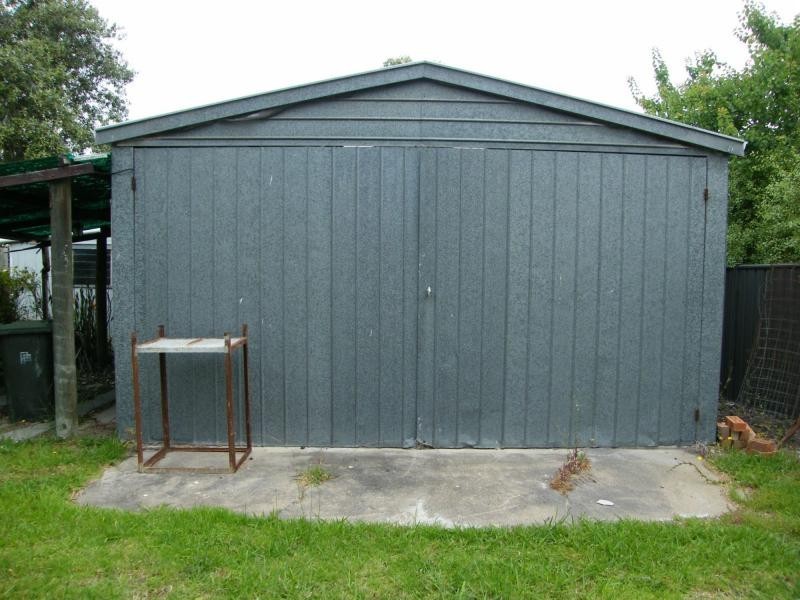 21 Seventh Parade, Raymond Island VIC 3880