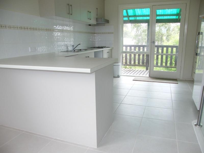 21 Seventh Parade, Raymond Island VIC 3880