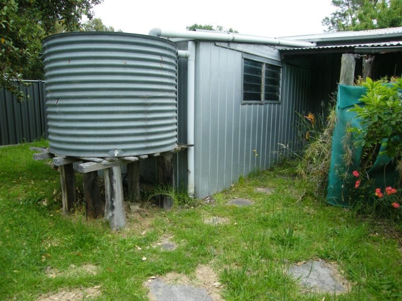 21 Seventh Parade, Raymond Island VIC 3880