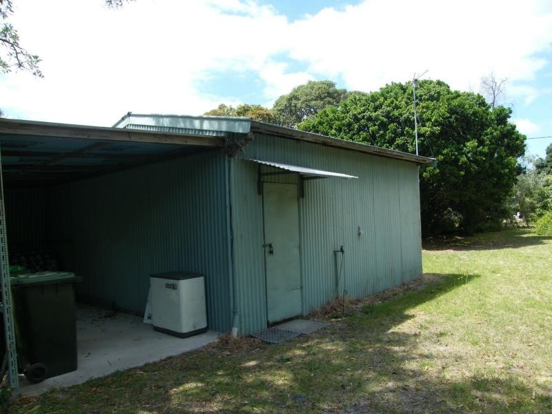 18 First Parade, Raymond Island VIC 3880