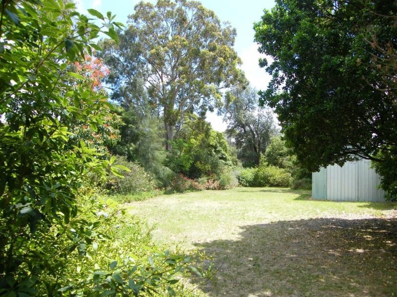 18 First Parade, Raymond Island VIC 3880