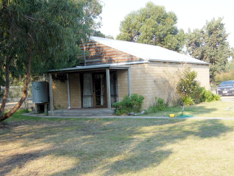 50 Gravelly Point Road, Raymond Island VIC 3880