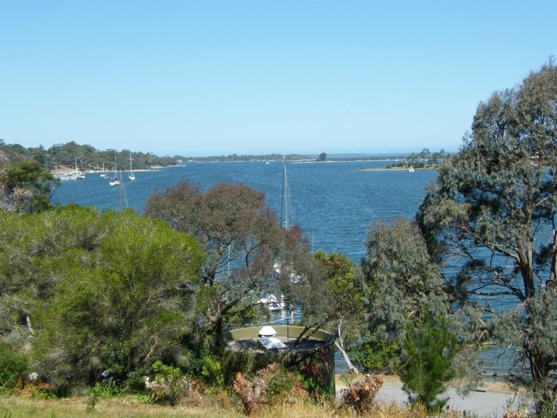 16 Backwater Court, Paynesville VIC 3880