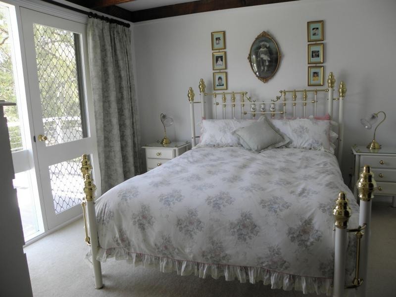 21 Gravelly Point Road, Raymond Island VIC 3880