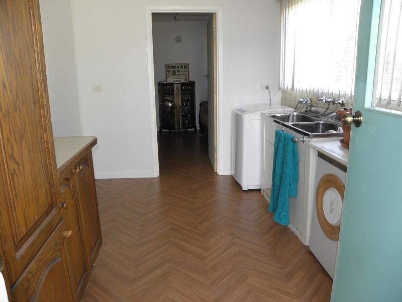 21 Gravelly Point Road, Raymond Island VIC 3880