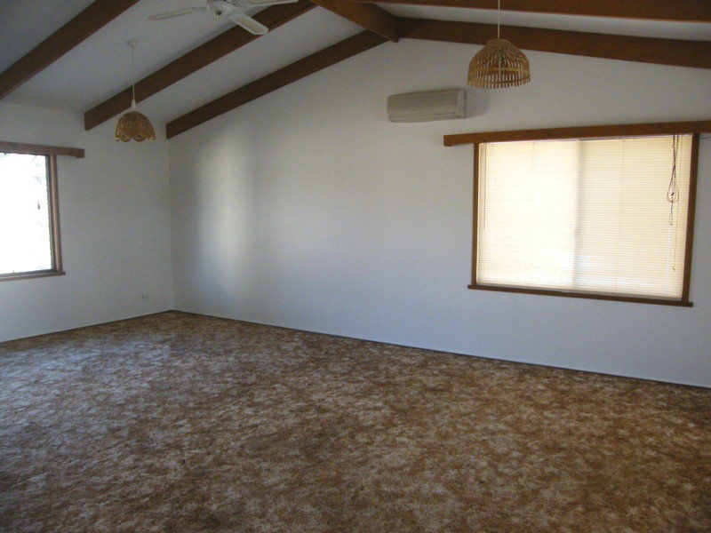 13 Seventh Parade, Raymond Island VIC 3880