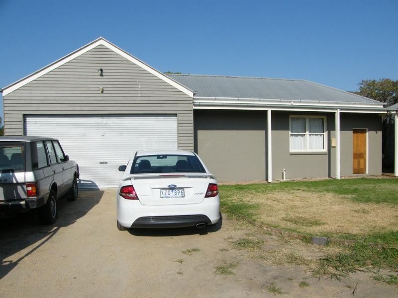 67 Pearson, Bairnsdale VIC 3875