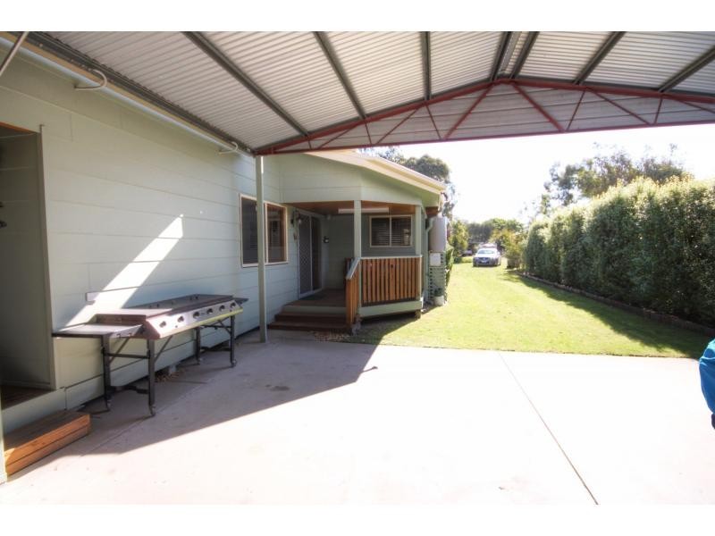 33 Sixth Avenue, Raymond Island VIC 3880