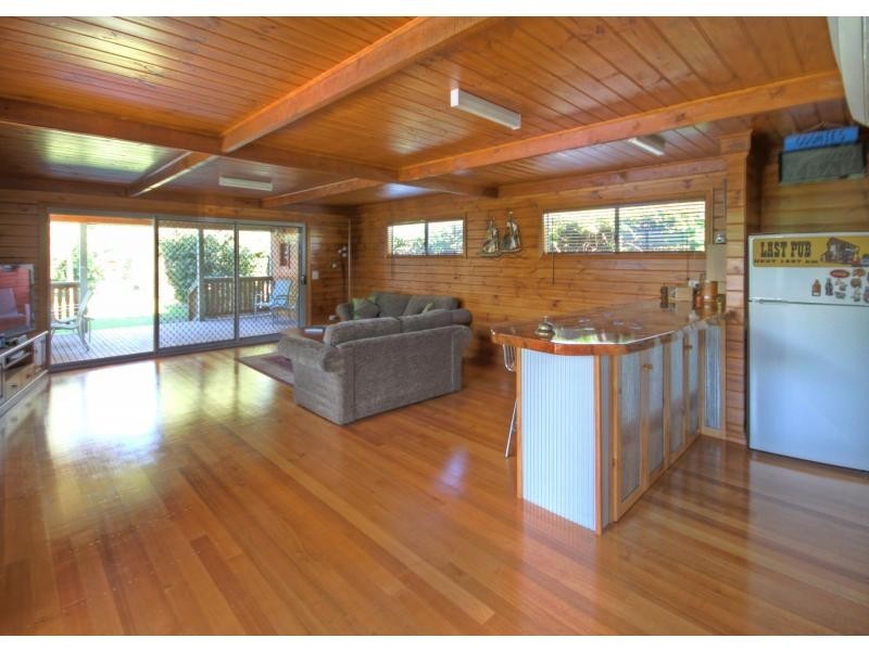 33 Sixth Avenue, Raymond Island VIC 3880