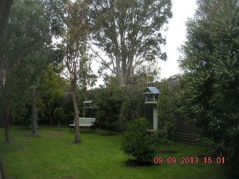 33 Sixth Avenue, Raymond Island VIC 3880