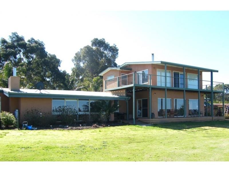 130 Olivers Road, Bairnsdale VIC 3875