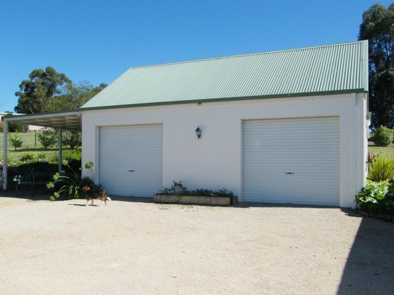100 Doyles Road, Bairnsdale VIC 3875