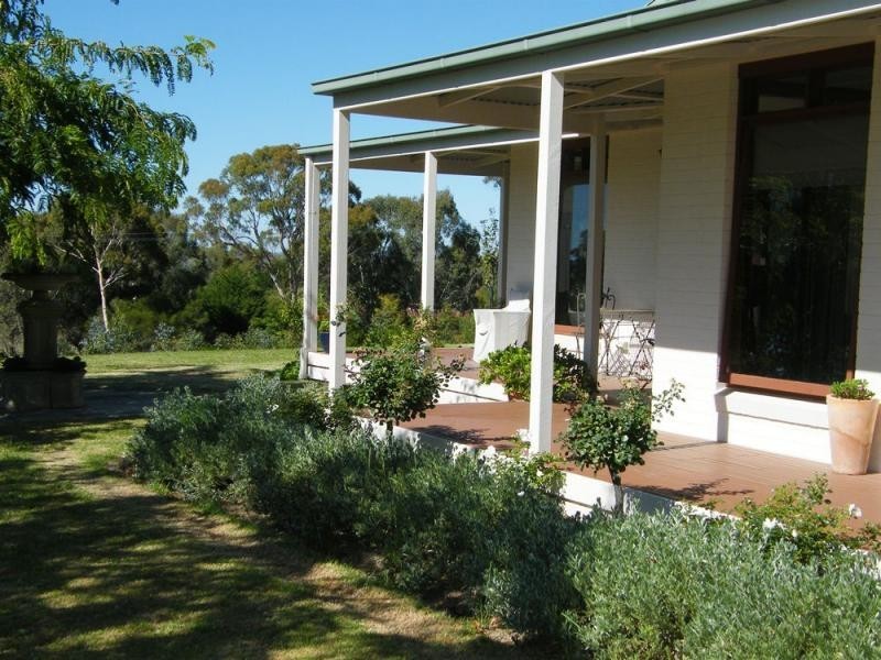 100 Doyles Road, Bairnsdale VIC 3875