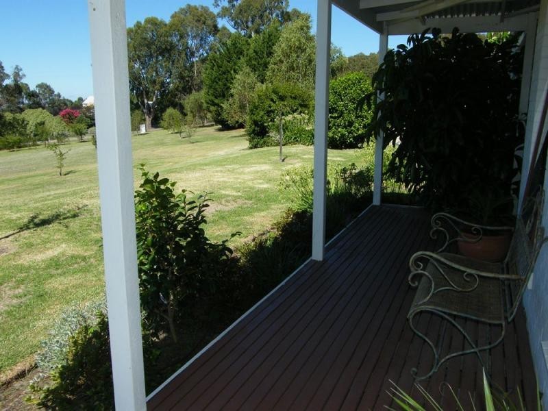 100 Doyles Road, Bairnsdale VIC 3875