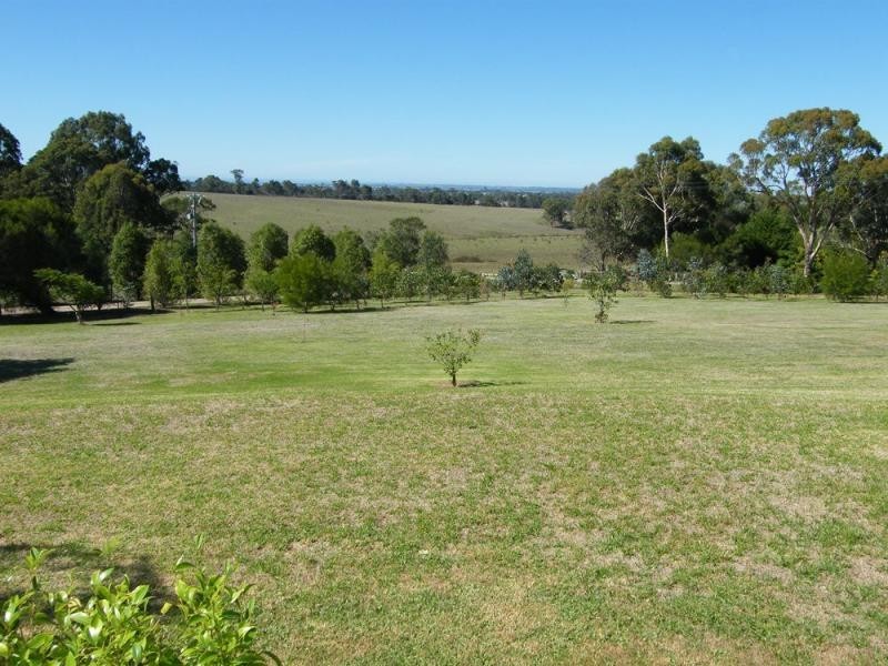 100 Doyles Road, Bairnsdale VIC 3875