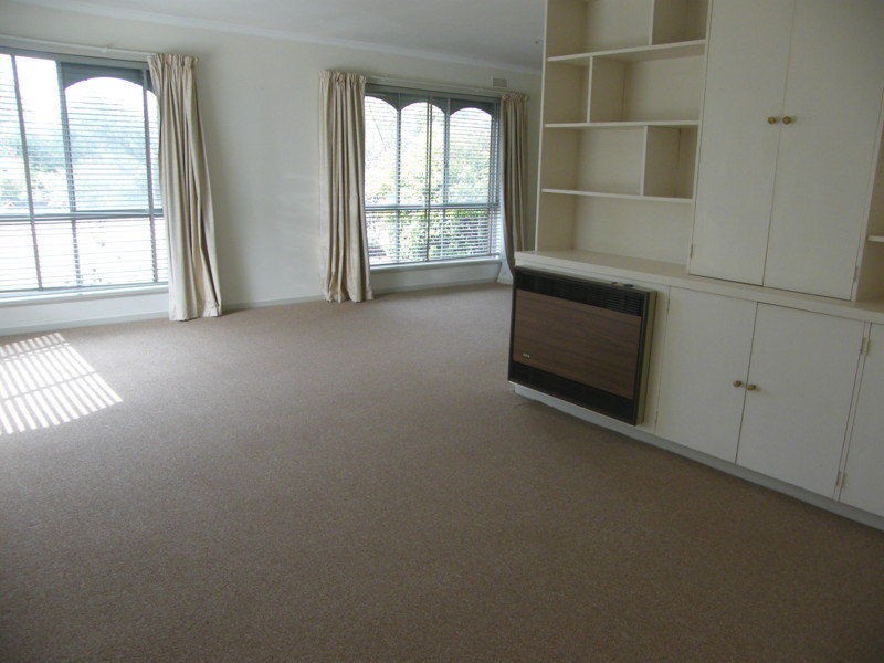 1 McMillan Grove, Paynesville VIC 3880