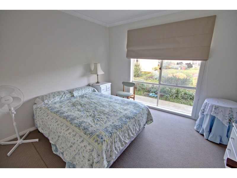 22 Mccallum Dr, Eastwood VIC 3875