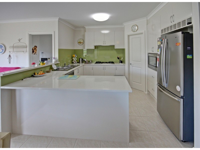 22 Mccallum Dr, Eastwood VIC 3875