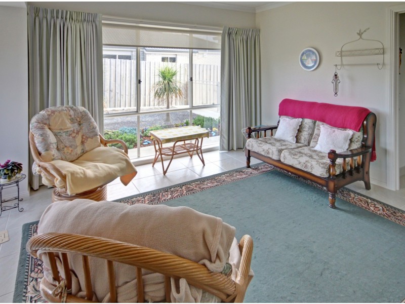 22 Mccallum Dr, Eastwood VIC 3875