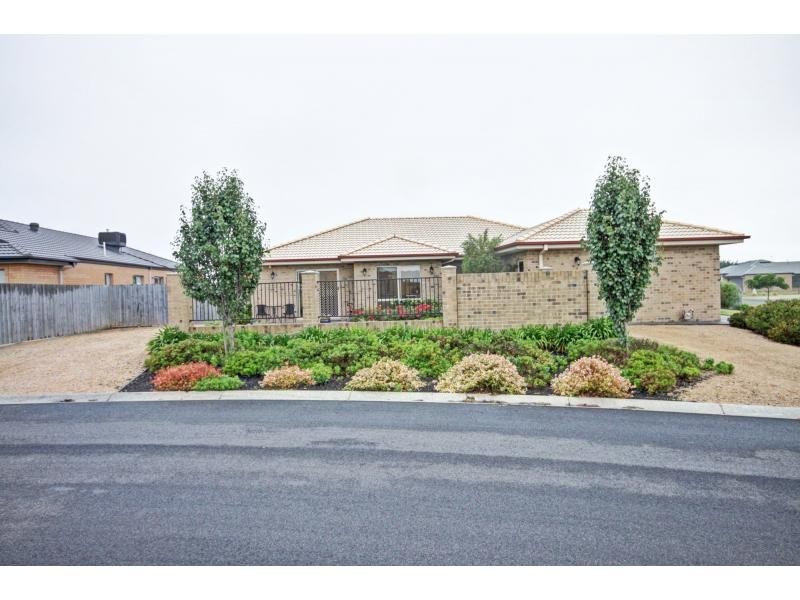8 The Crescent, Paynesville VIC 3880