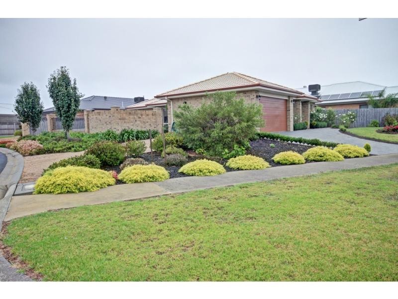 8 The Crescent, Paynesville VIC 3880