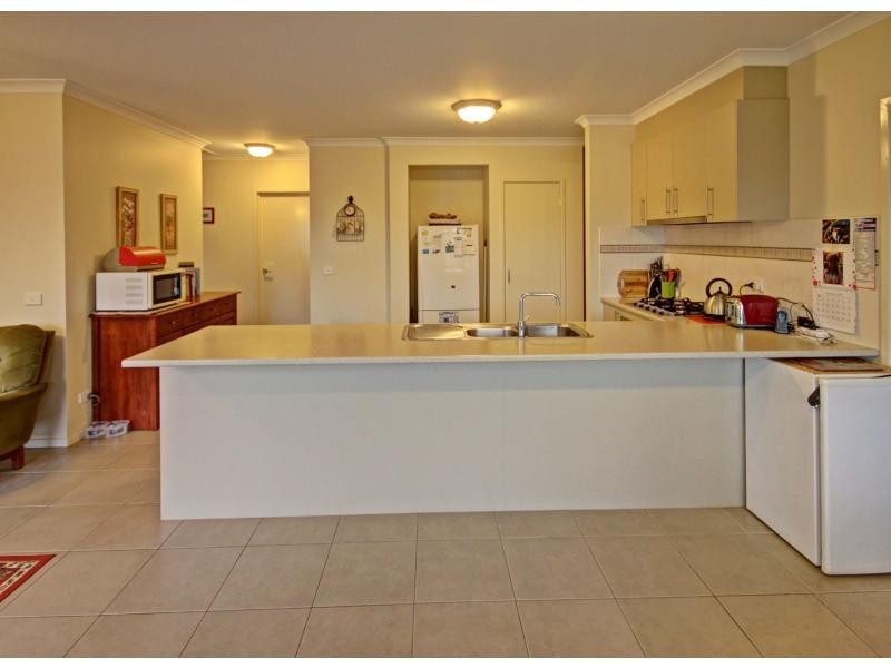 8 The Crescent, Paynesville VIC 3880