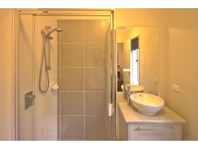 8 The Crescent, Paynesville VIC 3880