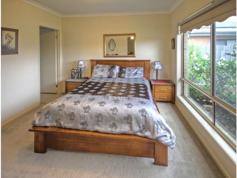 8 The Crescent, Paynesville VIC 3880