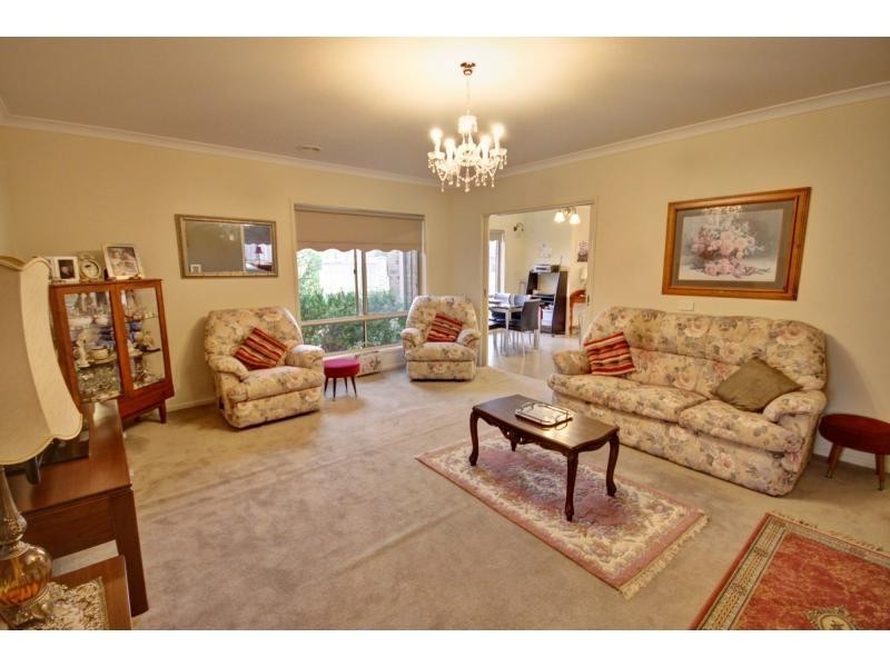 8 The Crescent, Paynesville VIC 3880