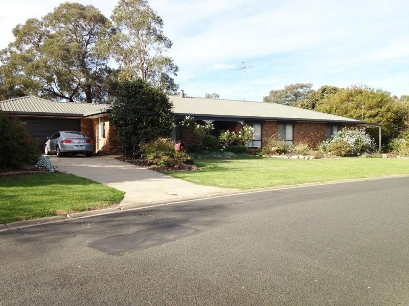 9 Finchley, Bairnsdale VIC 3875