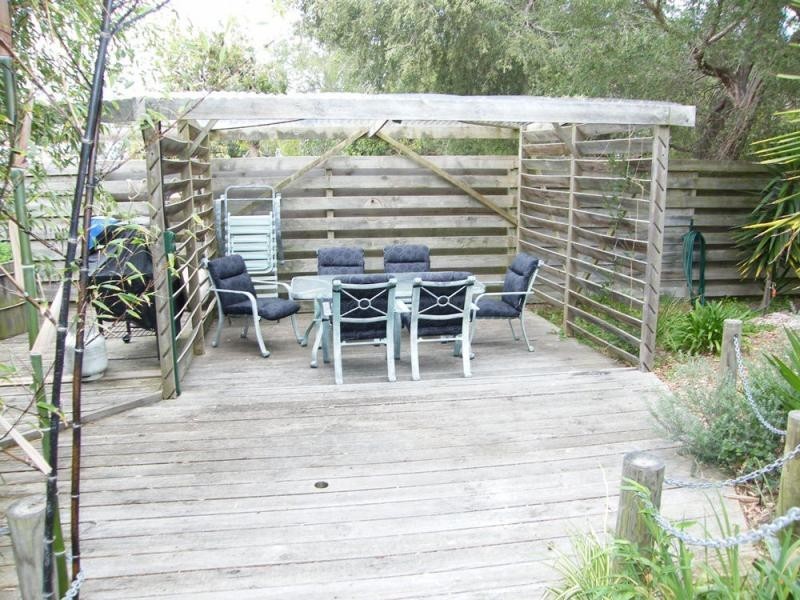 3 Sixth, Raymond Island VIC 3880