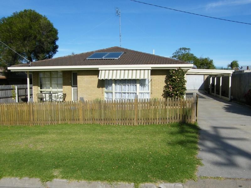 14 Canal Road, Paynesville VIC 3880