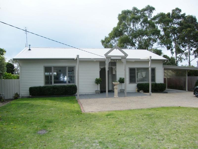 12 Simpson Street, Paynesville VIC 3880
