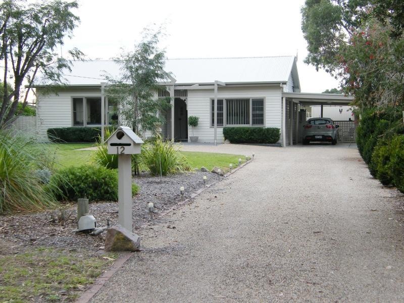 12 Simpson Street, Paynesville VIC 3880