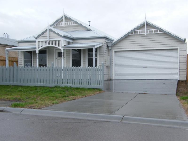 10 Smallman, Paynesville VIC 3880
