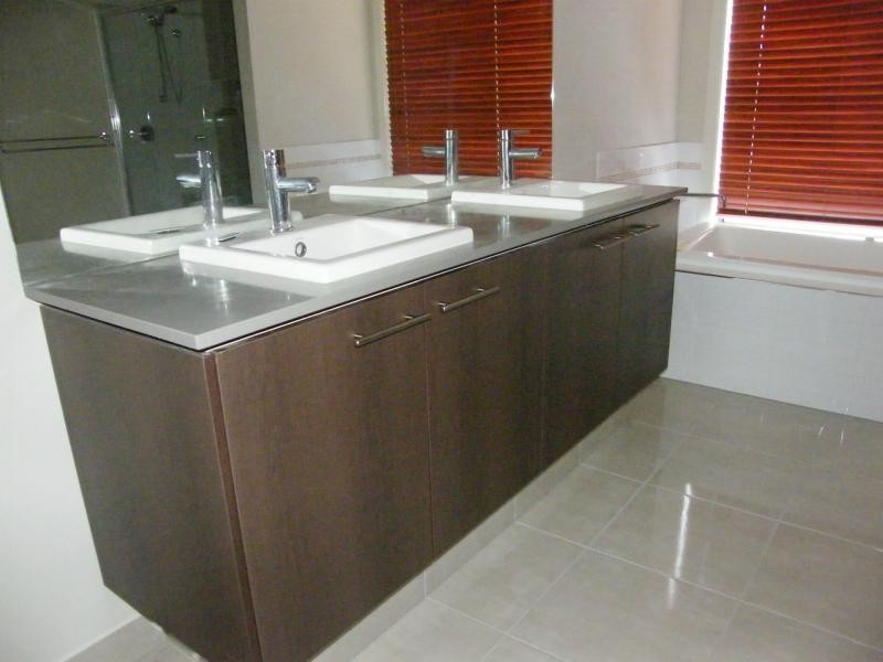 16 Maclure Drive, Bairnsdale VIC 3875