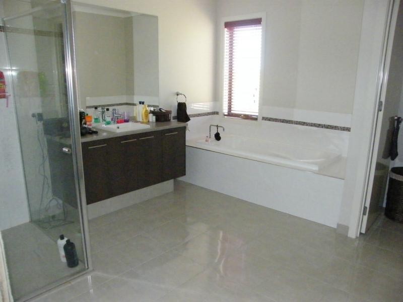 16 Maclure Drive, Bairnsdale VIC 3875